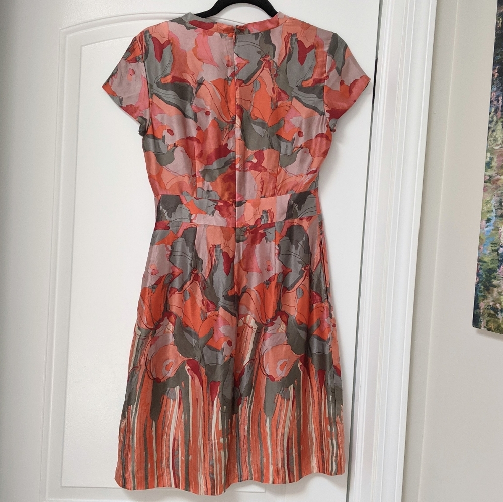 BANANA REPUBLIC Beautiful 100% Silk Dress - Picture 2 of 14
